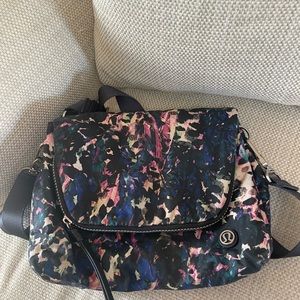 COPY - Lululemon crossbody bag